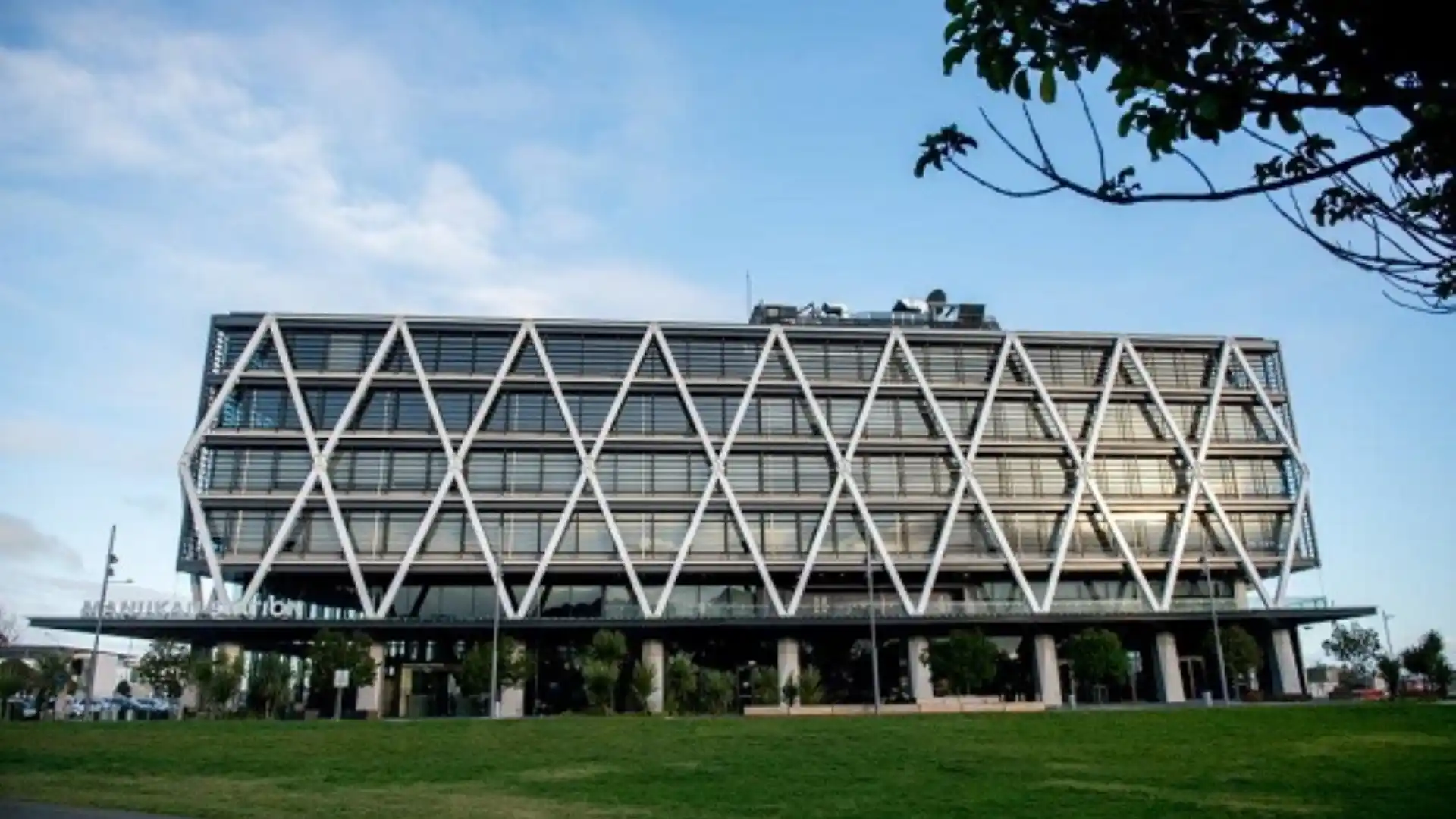 Manukau Institute of Technology (MIT)