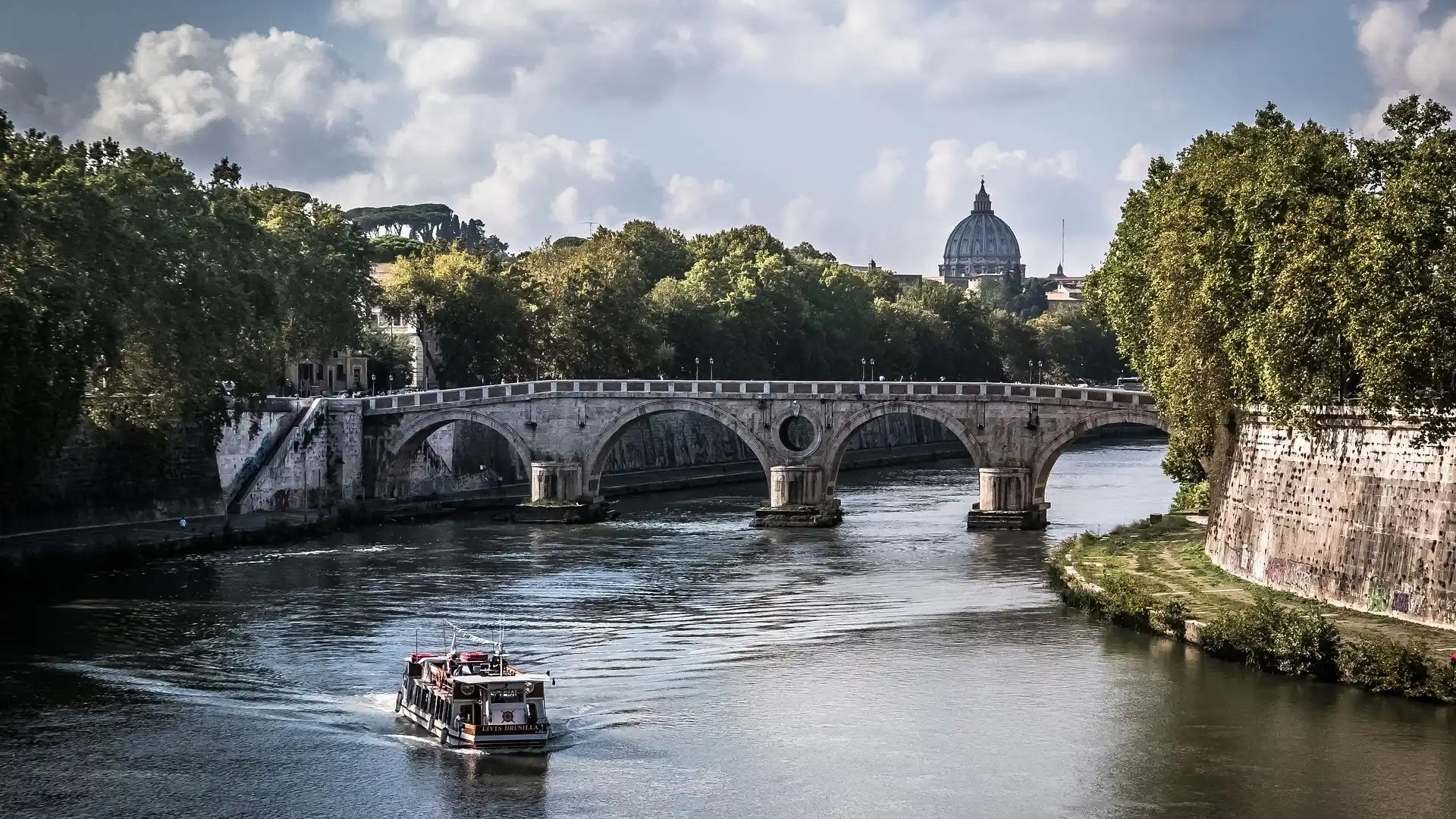 italy-bridge-view